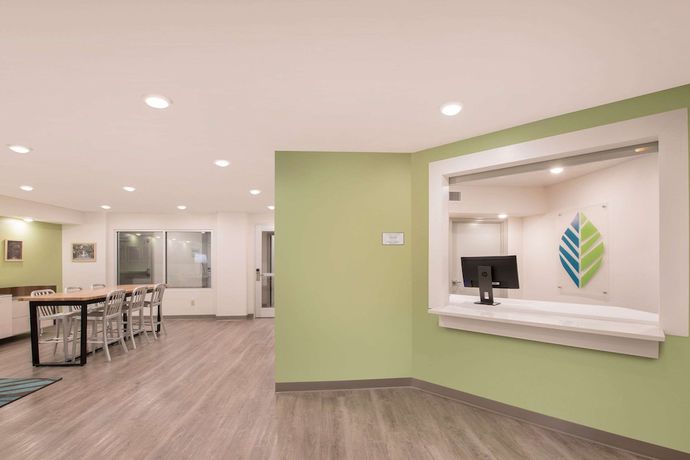 Imagen de los interiores del Hotel WoodSpring Suites Savannah Pooler. Foto 18