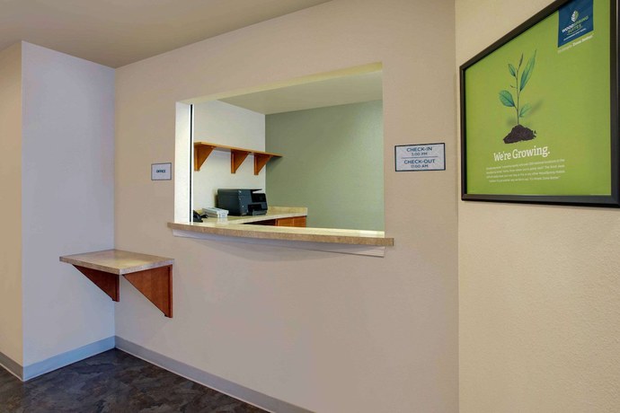Imagen de los interiores del Hotel WoodSpring Suites Washington DC Andrews AFB. Foto 15