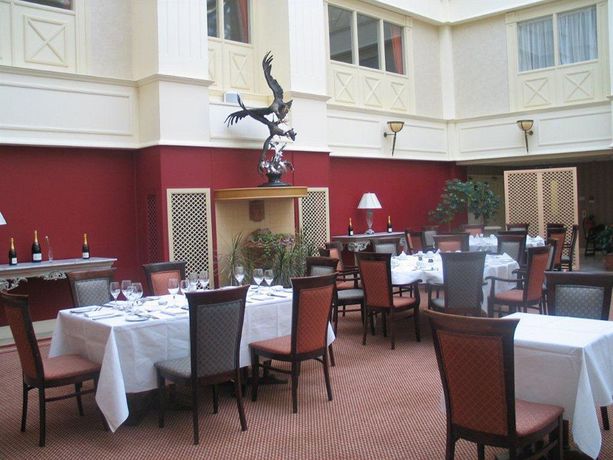 Imagen del bar/restaurante del Hotel Woodbury Park and Golf Club. Foto 4