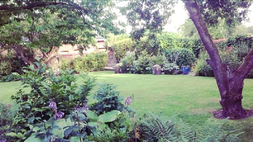 Imagen de los exteriores del Hotel Woodcote. Foto 16