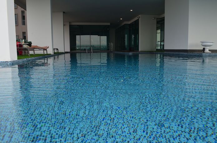 Imagen de la piscina del Hotel Wooden Suites (the Rich @sathorn-taksin). Foto 17