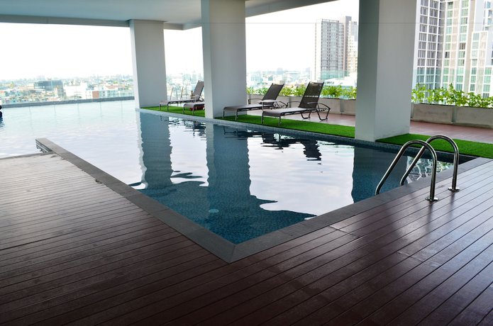 Imagen de la piscina del Hotel Wooden Suites (the Rich @sathorn-taksin). Foto 18