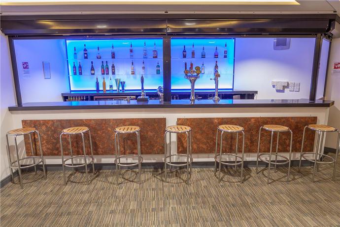 Imagen general del Hotel Woodford Bridge Country Club. Foto 5