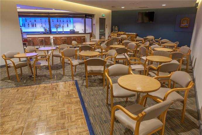 Imagen general del Hotel Woodford Bridge Country Club. Foto 6