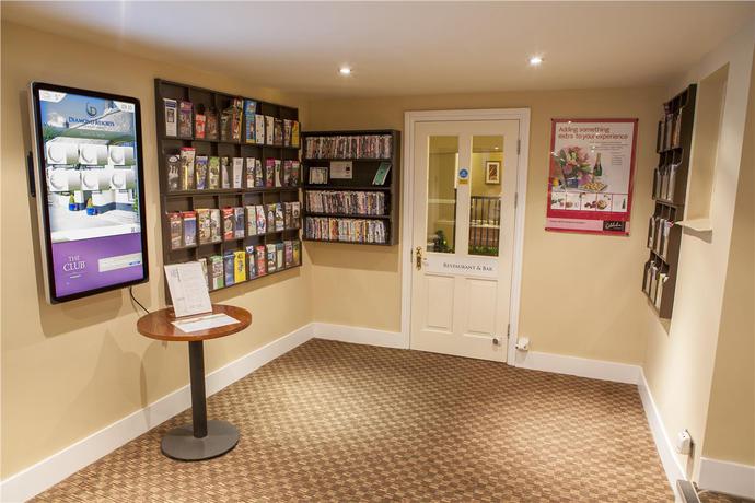 Imagen general del Hotel Woodford Bridge Country Club. Foto 14