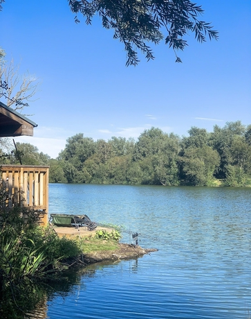 Imagen general del Hotel Woodlakes Park. Foto 1