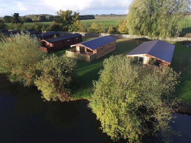 Imagen de los interiores del Hotel Woodlakes Park. Foto 19