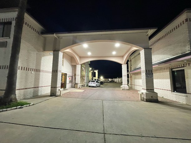 Imagen general del Hotel Woodland Inn and Suites. Foto 2