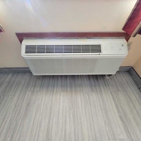 Imagen de la habitación del Hotel Woodland Inn and Suites. Foto 8