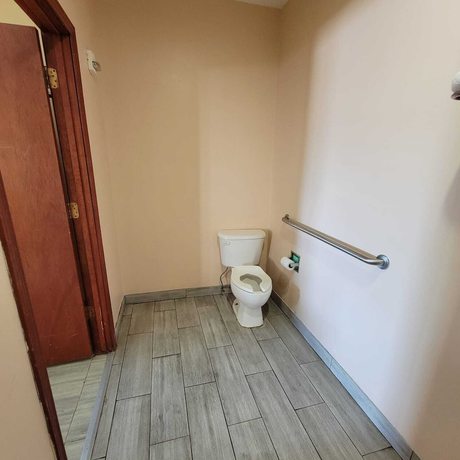 Imagen de la habitación del Hotel Woodland Inn and Suites. Foto 9