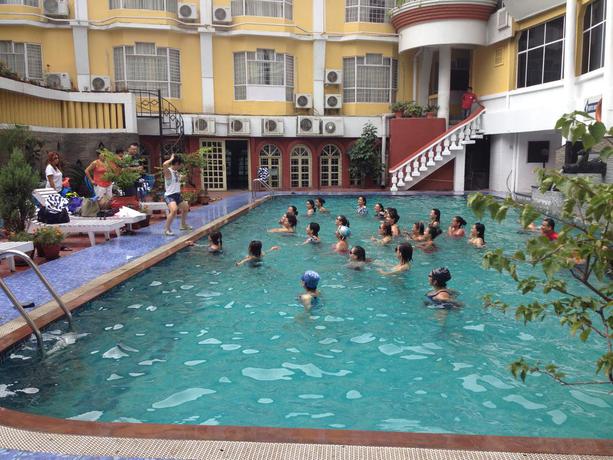 Imagen de la piscina del Hotel Woodland Kathmandu. Foto 12