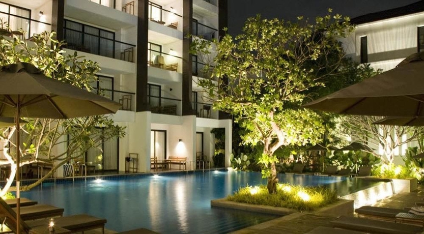 Imagen de la piscina del Hotel Woodlands Suites Serviced Residences. Foto 14