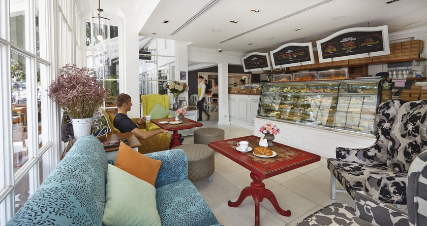 Imagen del bar/restaurante del Hotel Woodlands Suites Serviced Residences. Foto 4