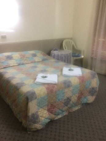Imagen de la habitación del Hotel Woodmans Hill Motel. Foto 6