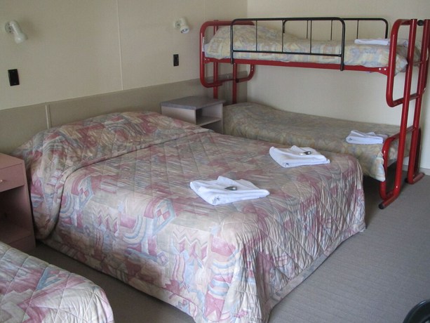 Imagen de la habitación del Hotel Woodmans Hill Motel. Foto 16