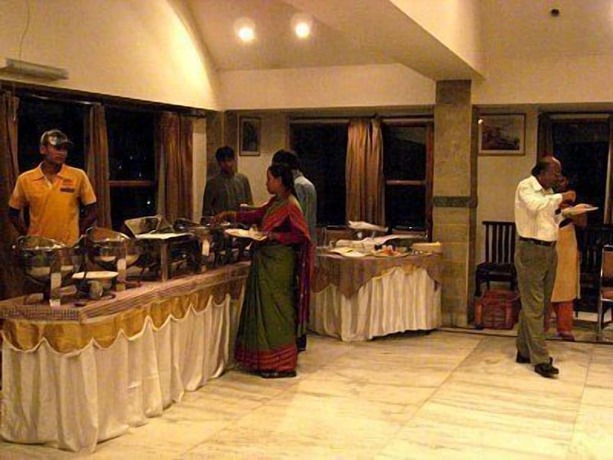 Imagen del bar/restaurante del Hotel Woodpark. Foto 4