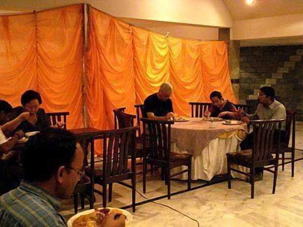 Imagen del bar/restaurante del Hotel Woodpark. Foto 5