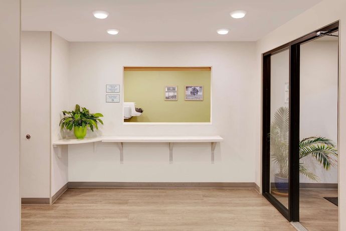 Imagen de los interiores del Hotel Woodspring Suites Bakersfield East. Foto 20