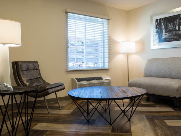 Imagen de los interiores del Hotel Woodspring Suites Broken Arrow. Foto 20