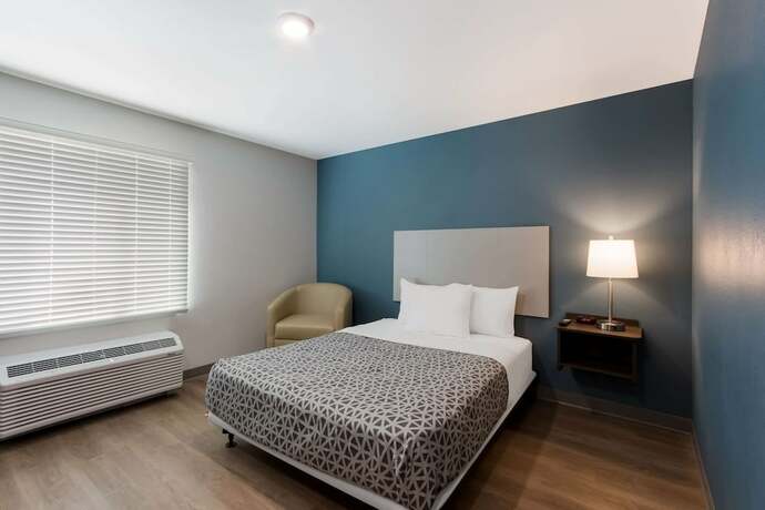 Imagen de la habitación del Hotel Woodspring Suites Chandler Airport. Foto 18