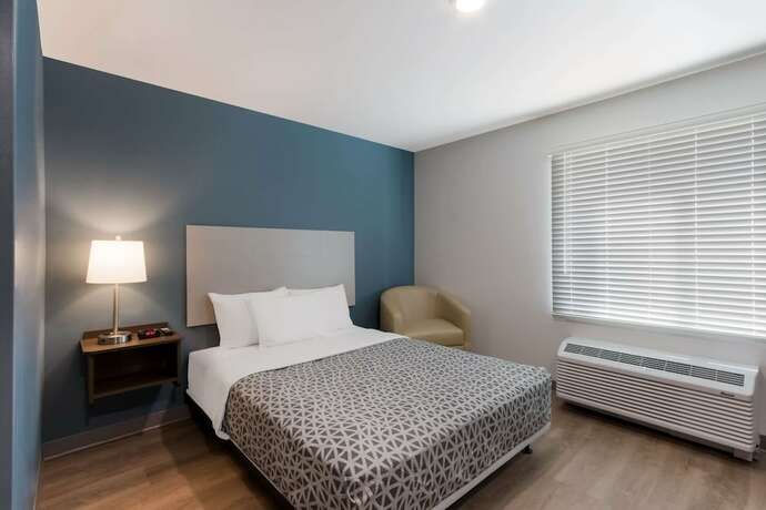 Imagen de la habitación del Hotel Woodspring Suites Chandler Airport. Foto 20