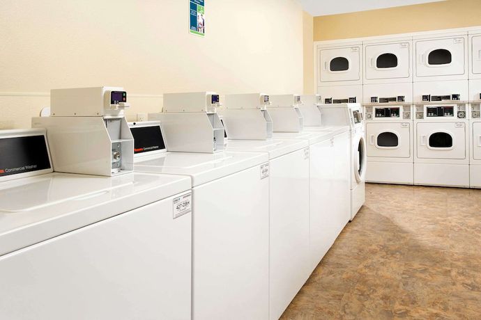 Imagen de los interiores del Hotel Woodspring Suites Chicago Romeoville. Foto 18