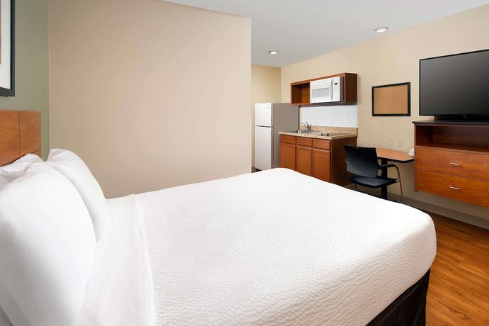 Imagen de la habitación del Hotel Woodspring Suites Chicago Romeoville. Foto 13