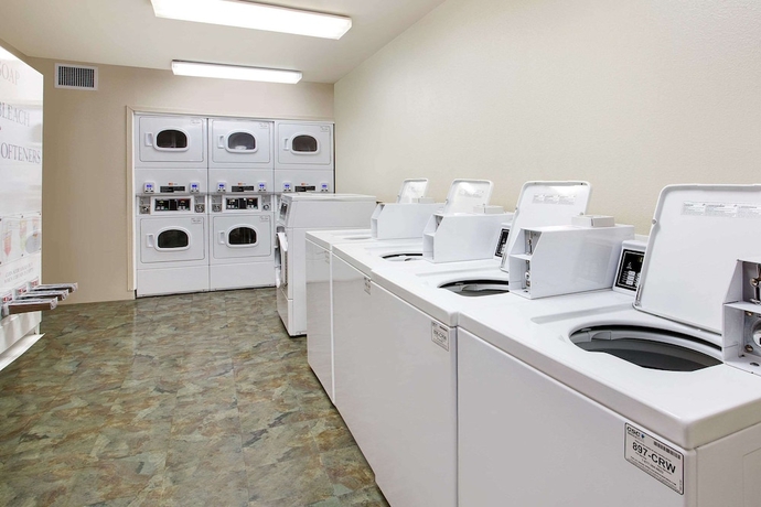 Imagen de los interiores del Hotel Woodspring Suites Cincinnati Fairfield. Foto 17