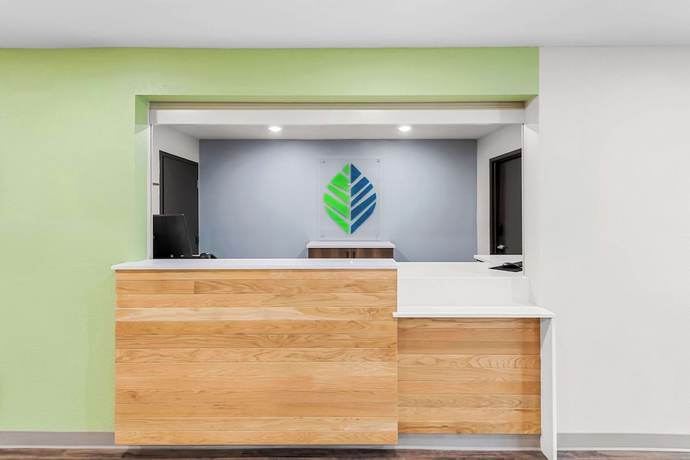 Imagen de los interiores del Hotel Woodspring Suites Kansas City Airport. Foto 13