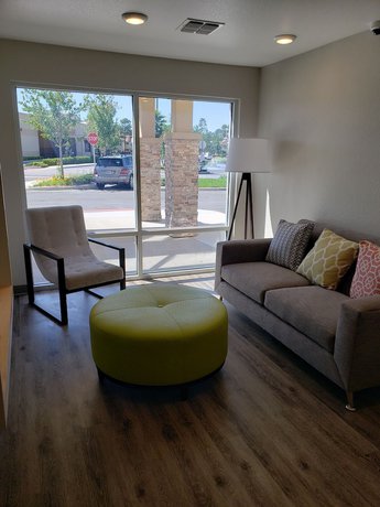 Imagen de los interiores del Hotel Woodspring Suites Orlando International Drive. Foto 15