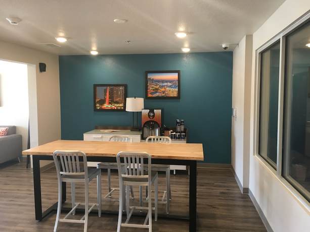 Imagen de los interiores del Hotel Woodspring Suites Orlando International Drive. Foto 17