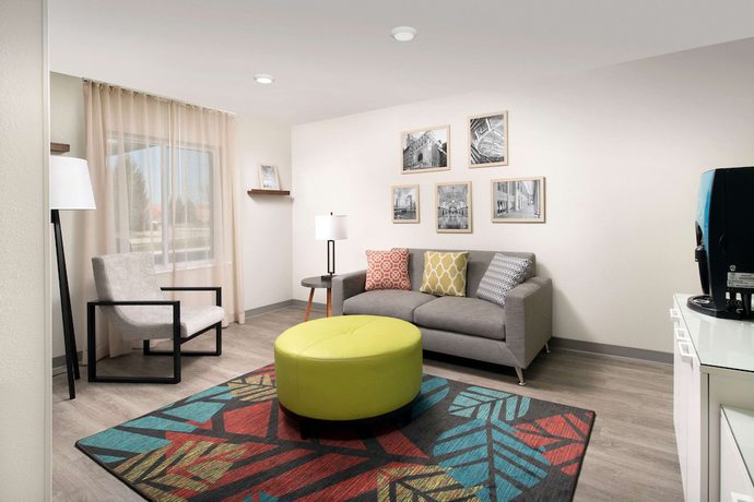 Imagen de los interiores del Hotel Woodspring Suites Orlando International Drive. Foto 19