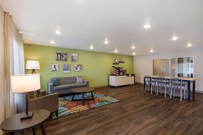 Imagen de los interiores del Hotel Woodspring Suites Panama City Beach. Foto 19