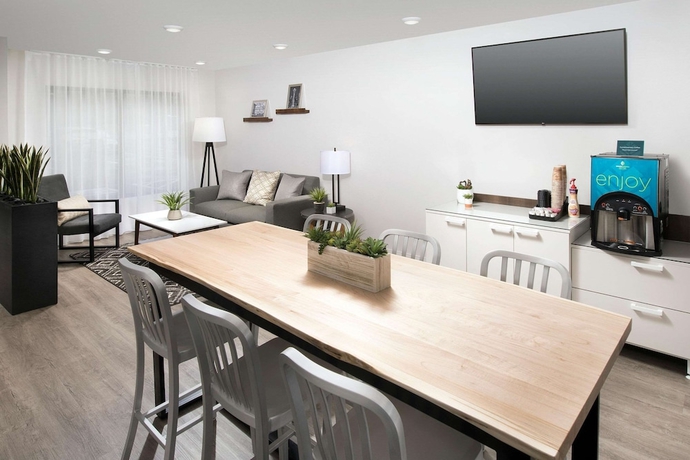 Imagen de los interiores del Hotel Woodspring Suites Seattle Redmond. Foto 15