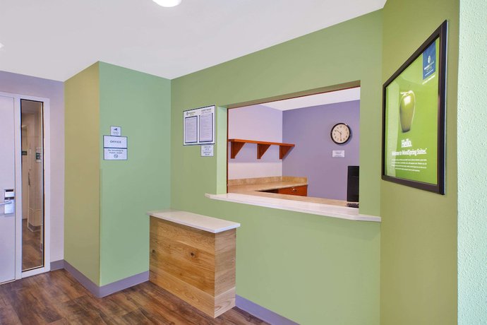 Imagen de los interiores del Hotel Woodspring Suites St Louis St Charles. Foto 20