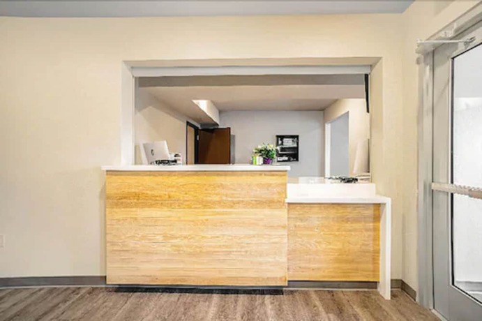 Imagen de los interiores del Hotel Woodspring Suites Tamarac. Foto 16