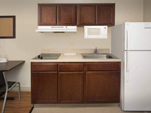 Imagen de la habitación del Hotel Woodspring Suites Topeka, Topeka. Foto 7