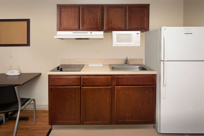 Imagen de la habitación del Hotel Woodspring Suites Topeka, Topeka. Foto 3