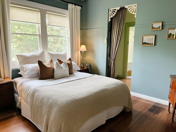 Imagen general del Hotel Woolrich Historic Garden Cottage. Foto 13