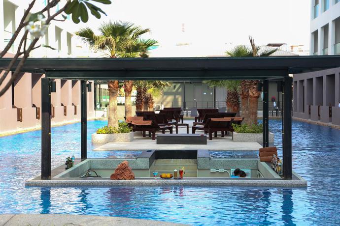 Imagen de la piscina del Hotel Woraburi Pattaya Resort and Spa. Foto 10