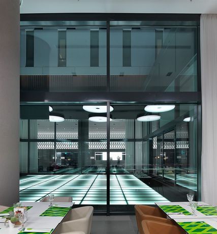 Imagen del bar/restaurante del Hotel Workinn. Foto 2