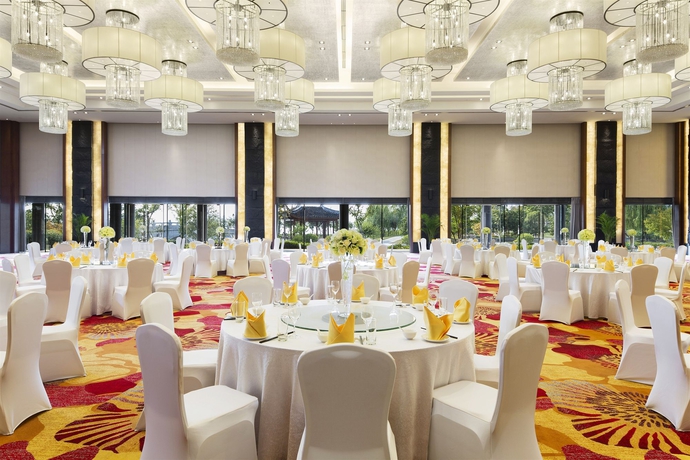 Imagen del bar/restaurante del Hotel Worldhotel Grand Dushulake. Foto 3
