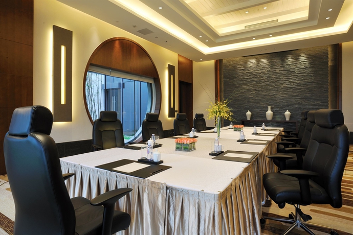 Imagen de los interiores del Hotel Worldhotel Grand Dushulake. Foto 13
