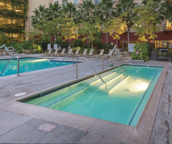 Imagen de la piscina del Hotel Worldmark Anaheim. Foto 16