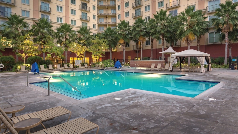 Imagen de la piscina del Hotel Worldmark Anaheim. Foto 18