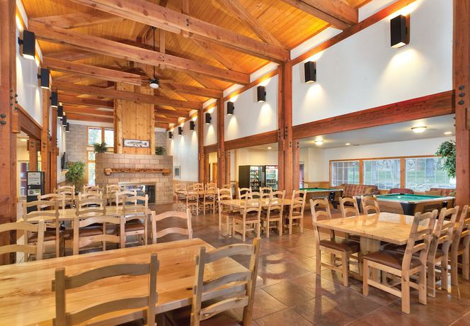 Imagen de los interiores del Hotel Worldmark Big Bear Lake. Foto 14