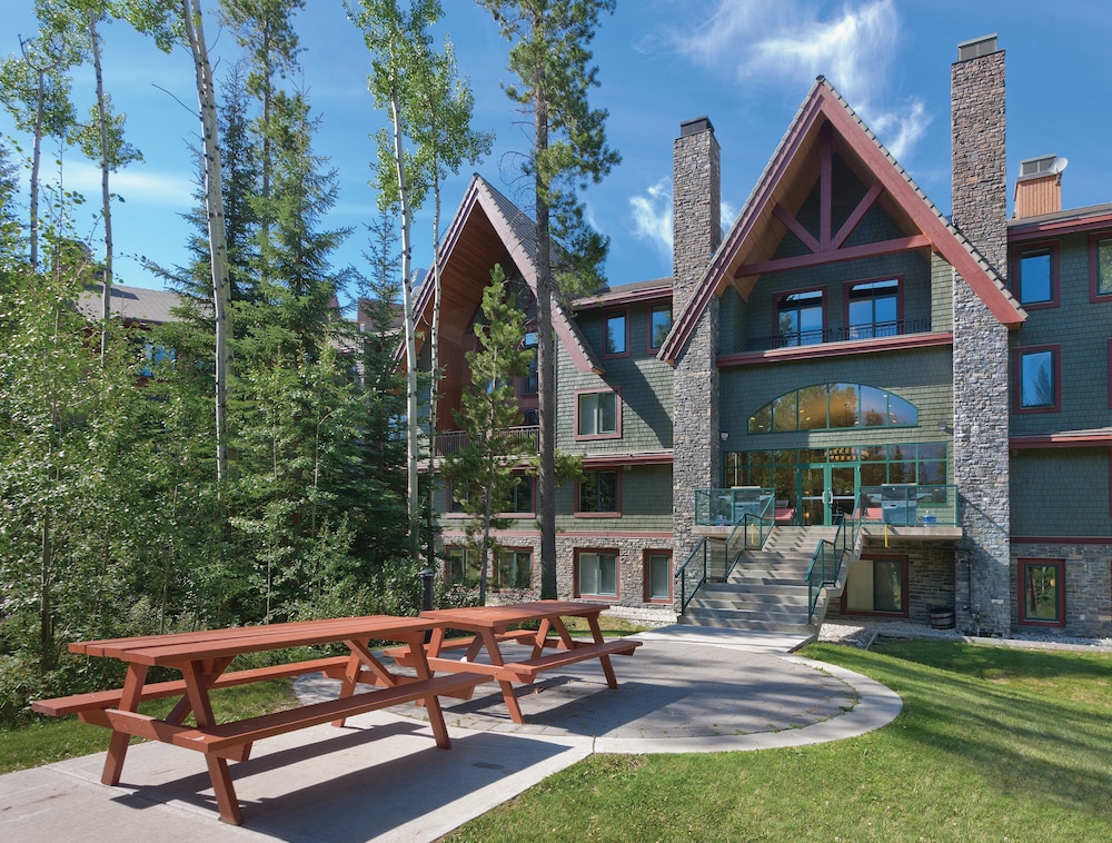 Imagen de los exteriores del Hotel Worldmark Canmore - Banff. Foto 16