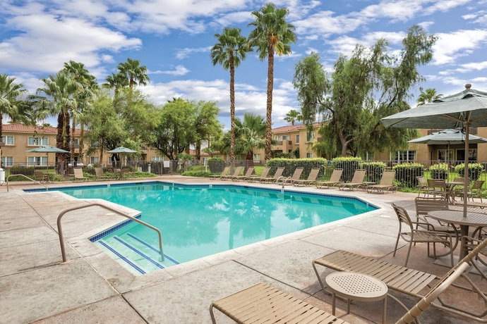 Imagen de la piscina del Hotel Worldmark Cathedral City. Foto 18