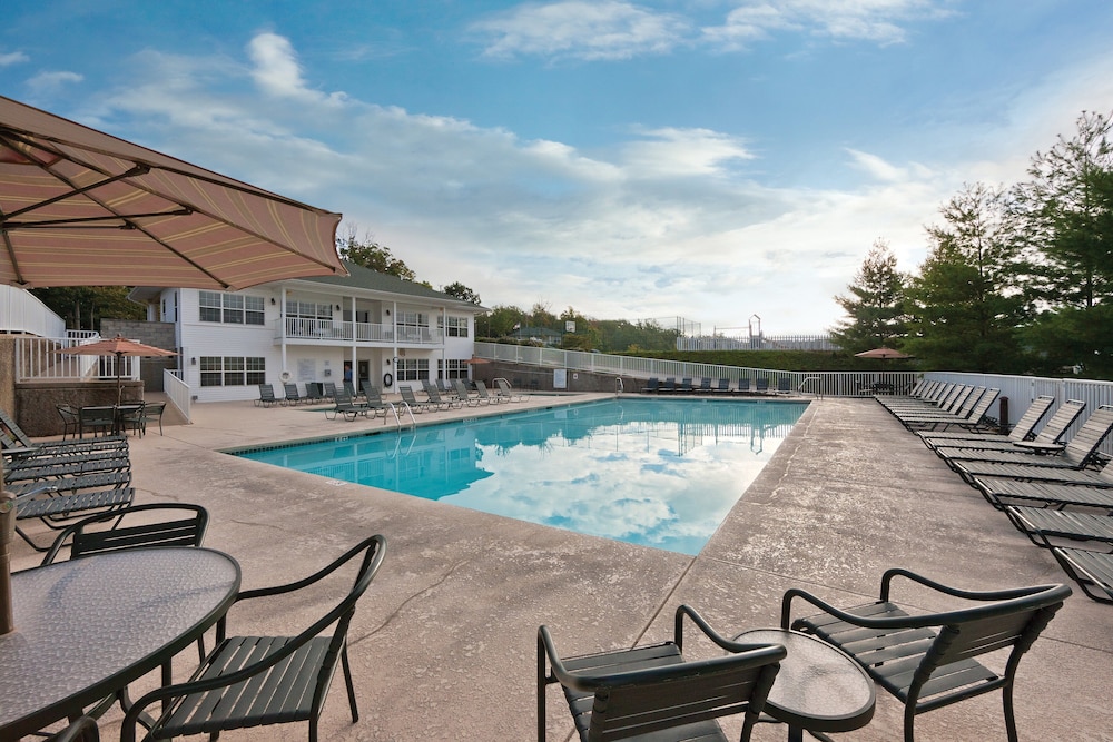 Imagen de la piscina del Hotel Worldmark Lake Of The Ozarks. Foto 14