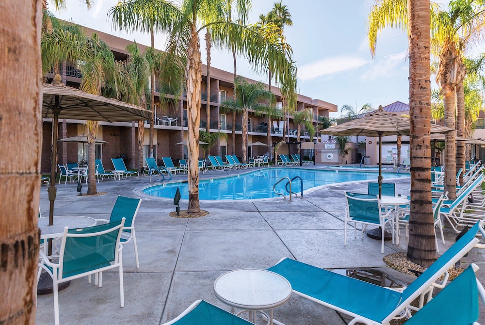 Imagen de la piscina del Hotel Worldmark Palm Springs. Foto 20